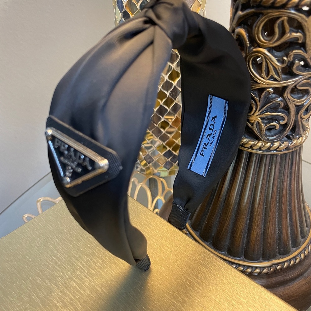 Prada - Picture 3 of 10